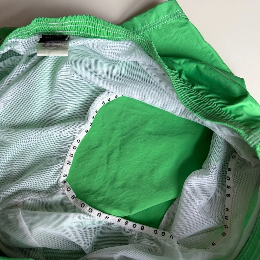 Hugo Boss Men’s Swim Trunks Shorts Green Logo Size XXL Lined Pockets Excellent